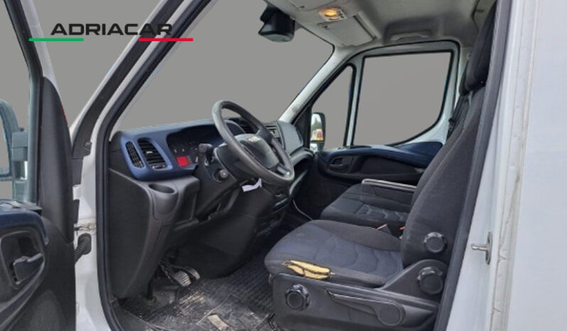 IVECO DAILY 35S16 HI-MATIC pieno